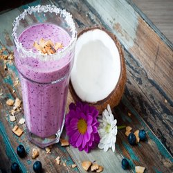 Batido de frutos vermelhos e coco